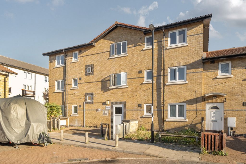 Property photo 1 of 10 4712072