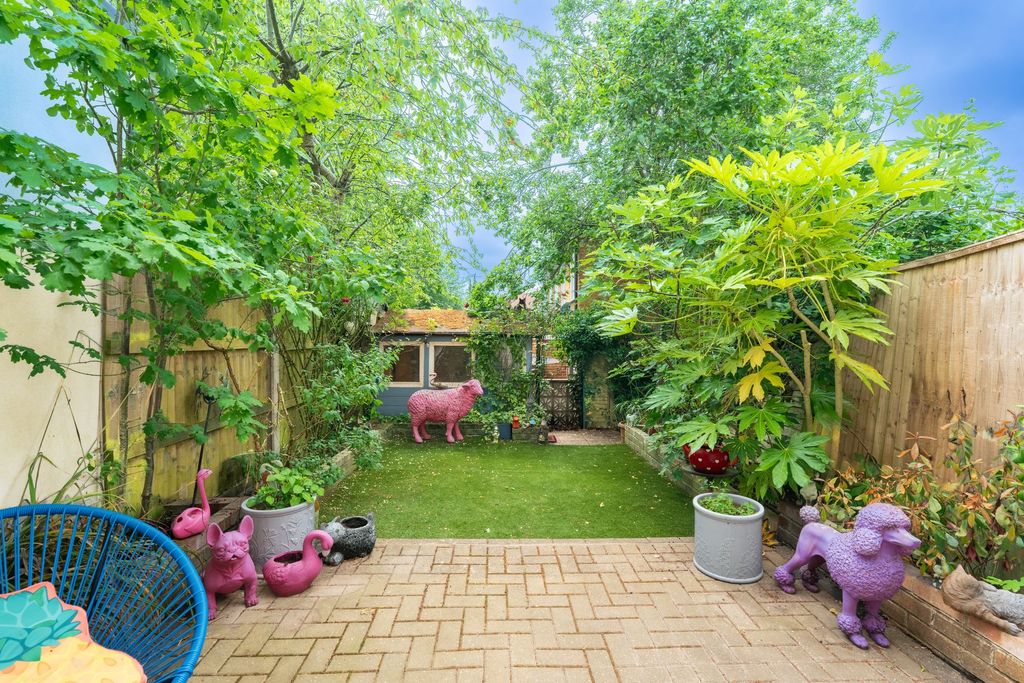 Property photo 3 of 11