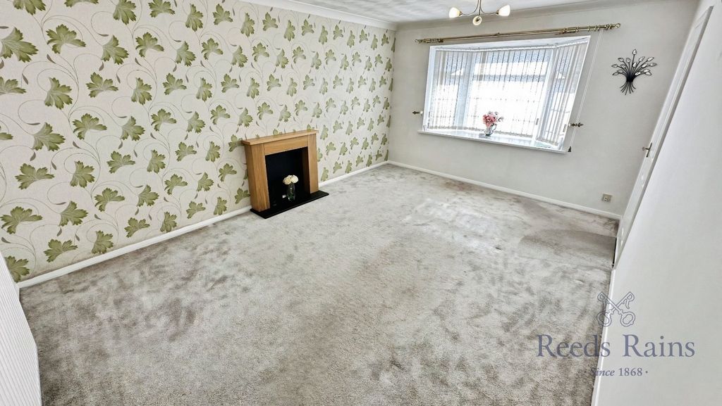 Property photo 2 of 9 Picture No. 13