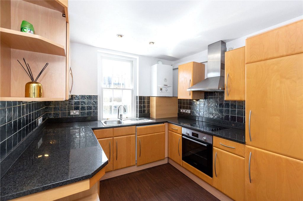 Property photo 3 of 14 Picture No. 01