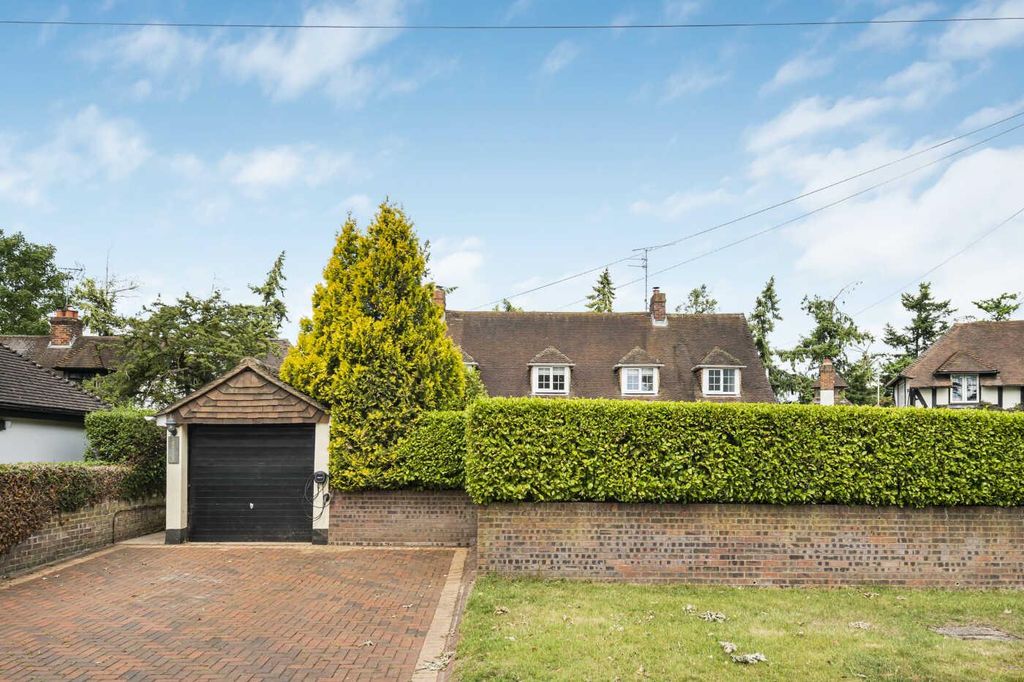 Property photo 2 of 40