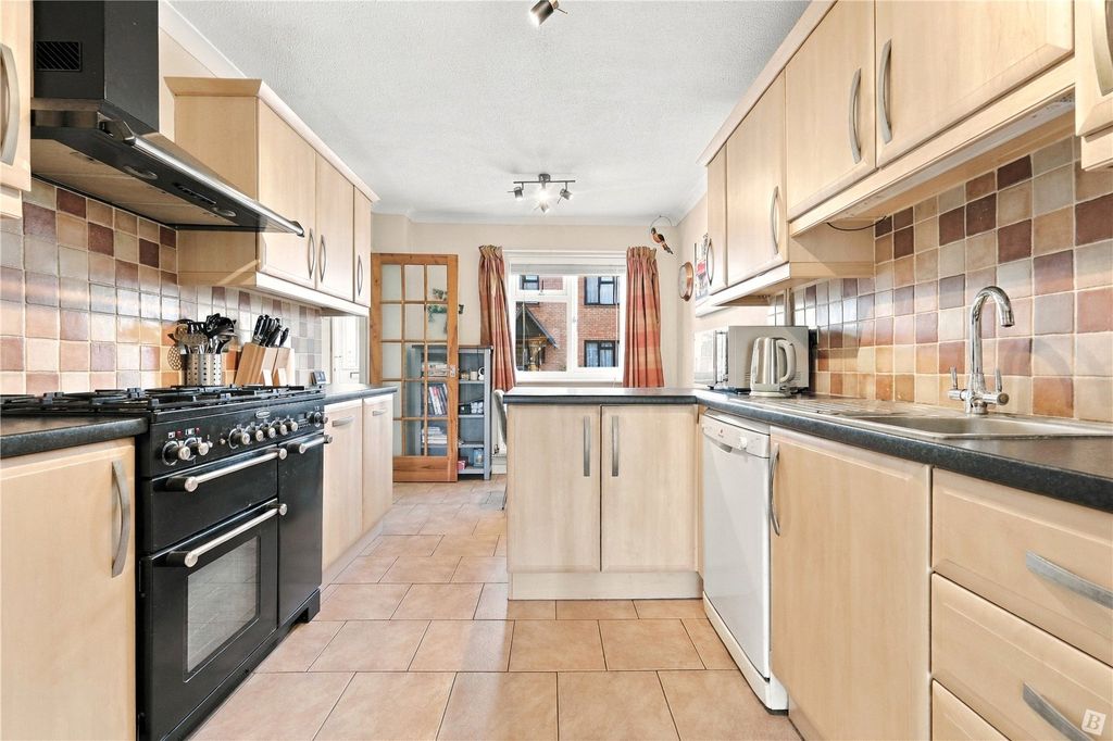Property photo 3 of 14 Kitchen