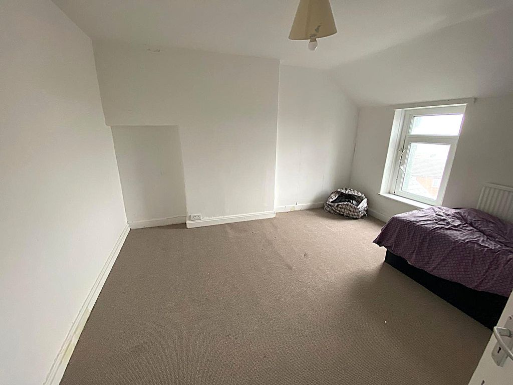 Property photo 1 of 3