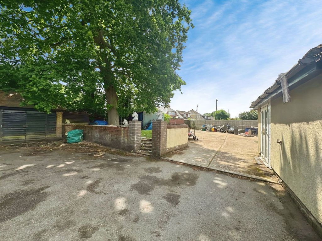 Property photo 3 of 21