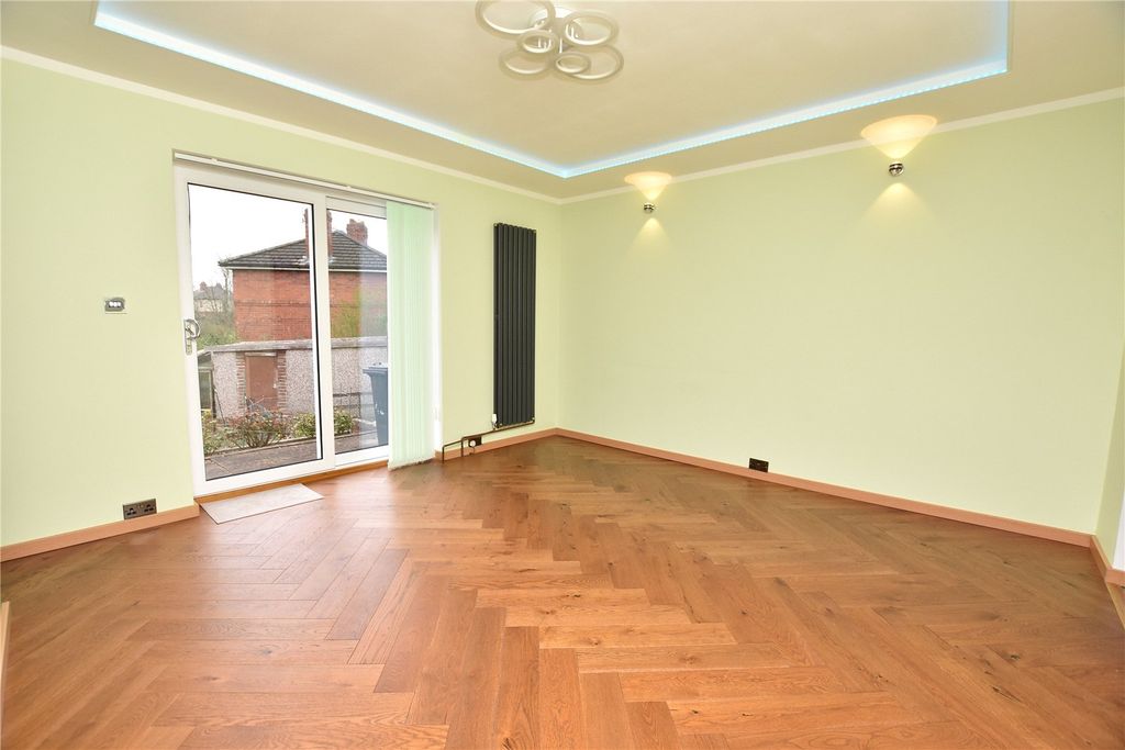 Property photo 2 of 19 Picture No. 27