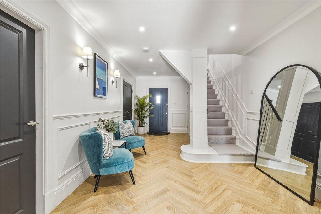 Additional image 10 of 5 bed detached house for saleThe Crescent, Loughton, Essex IG10