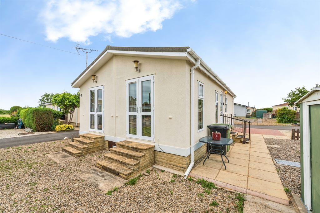 Property photo 3 of 34