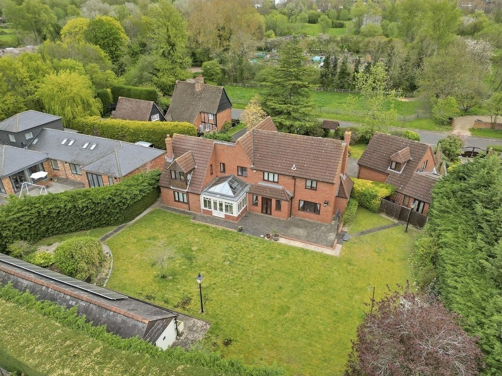 Property photo 3 of 33