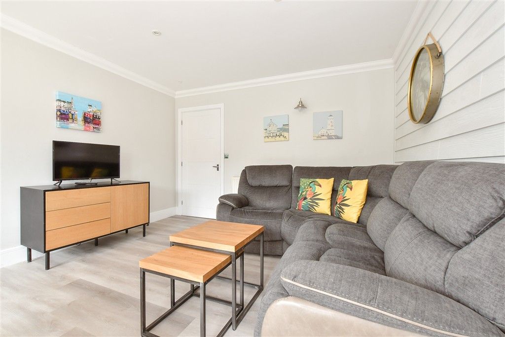 Property photo 2 of 12 Lounge/ Dining Area