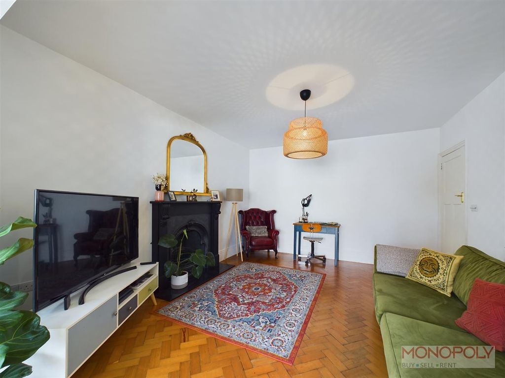 Property photo 3 of 24 Cam01979G0-Pr0231-Still009.Jpg