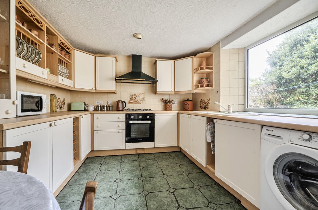 Property photo 2 of 18 1435391-14-69Cbb2...