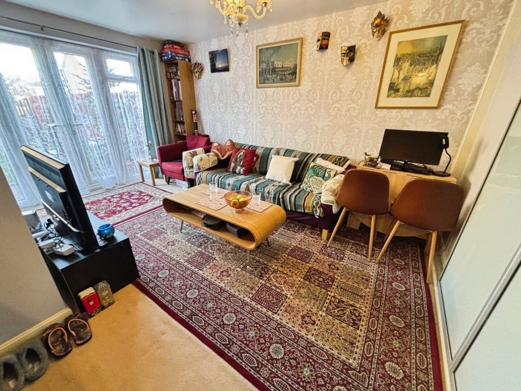 Property photo 2 of 10 Pbox-Img.Jpeg