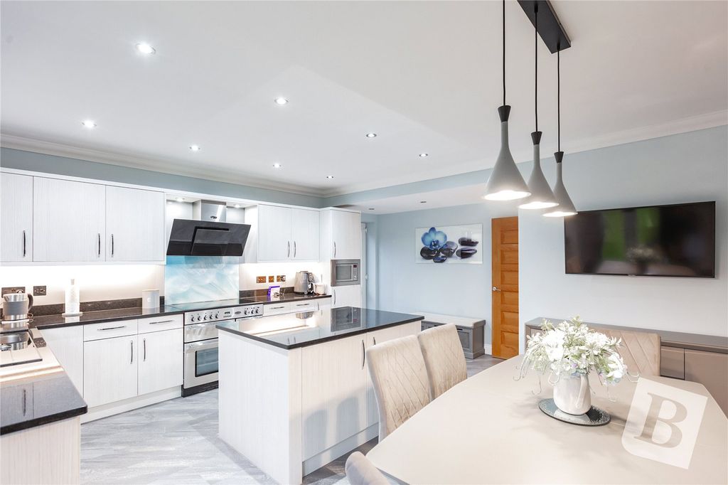 Property photo 2 of 35 Kitchen/Diner