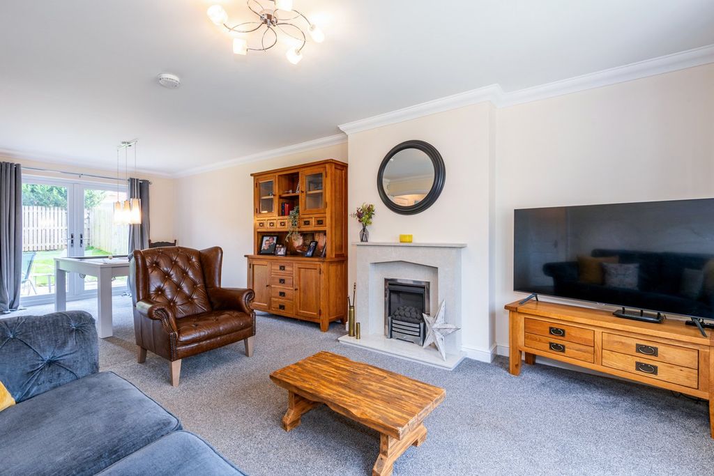 Property photo 3 of 24 Dining Lounge