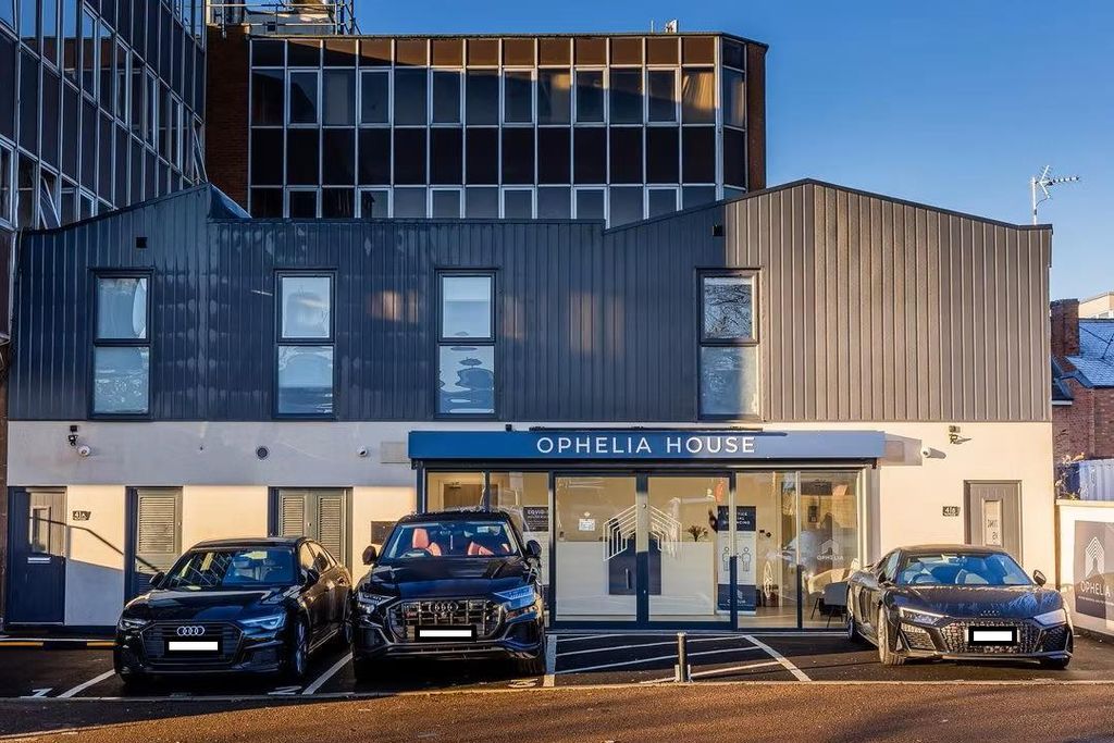 Property photo 1 of 7 B4d784_d4Ac0159233c424B8625Dd7182dcc6Ff~mv2.Jpg