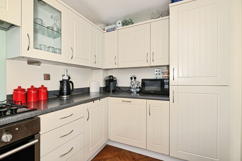 Property photo 3 of 18