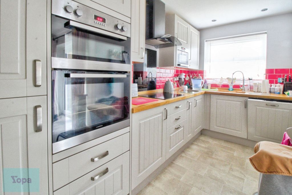 Property photo 2 of 18 C412602A-K4