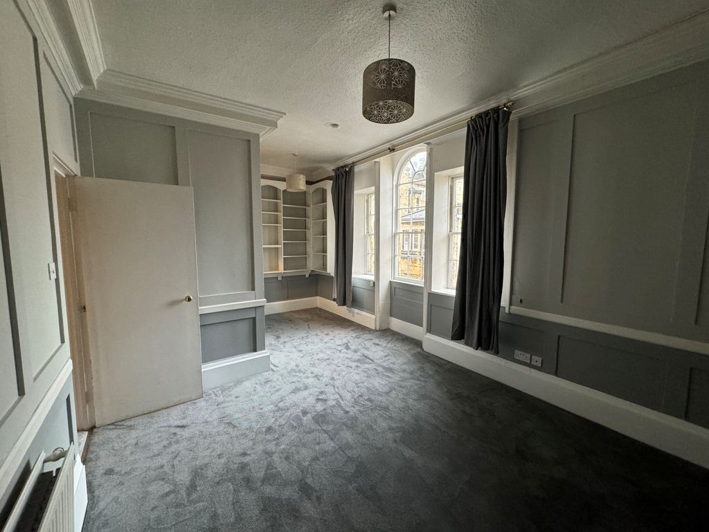 Property photo 3 of 6 Living Room