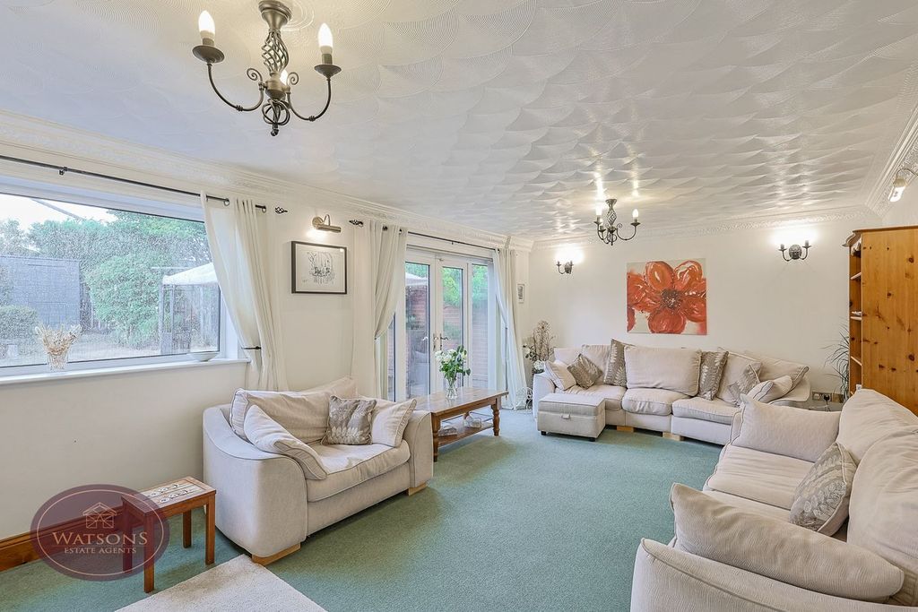 Property photo 2 of 34