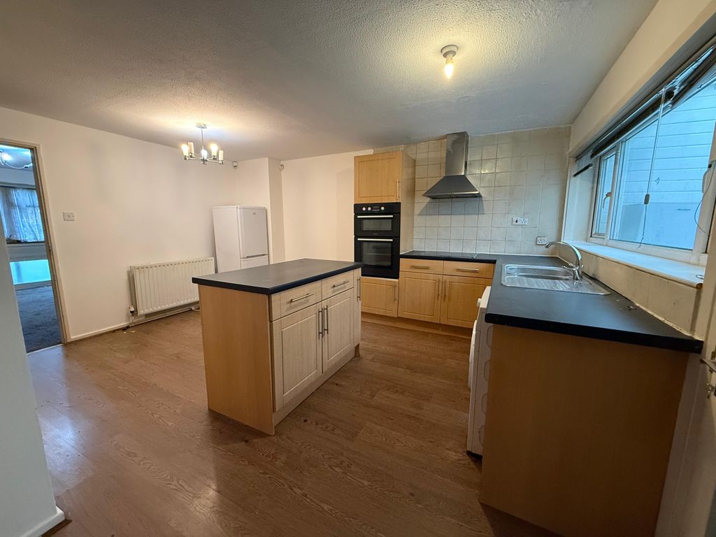 Property photo 2 of 11 Gallery