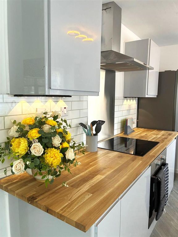 Property photo 2 of 10 Kitchen