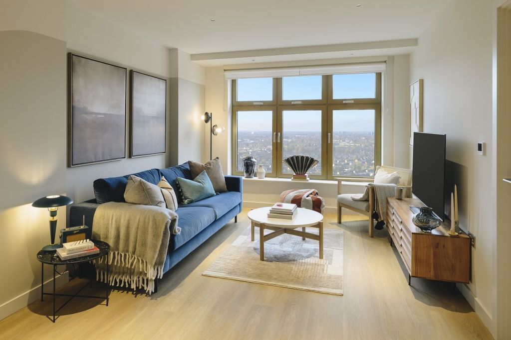 Property photo 2 of 9 The Wiltern Retou...