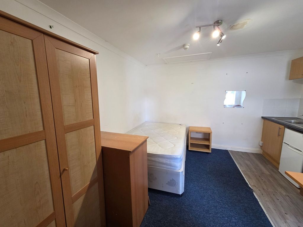 Property photo 3 of 4