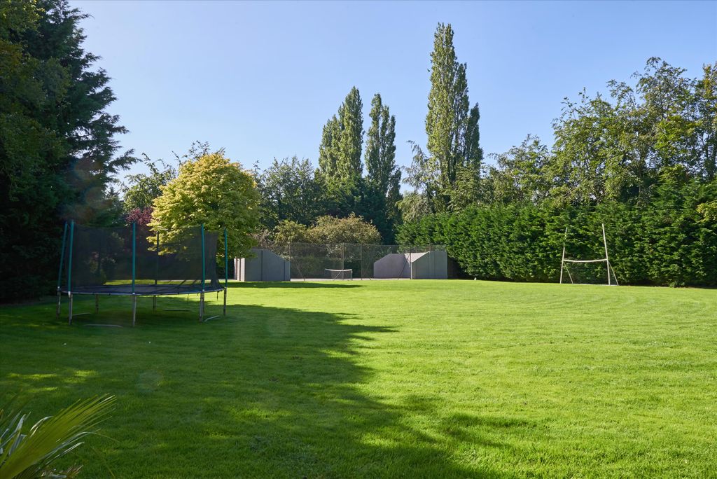 Property photo 2 of 21 Image