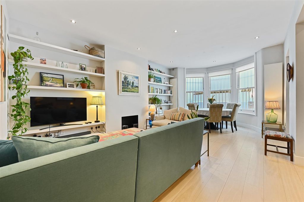 Property photo 1 of 12 Reception