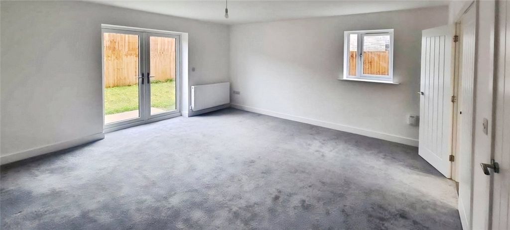 Property photo 2 of 8 Picture No. 03