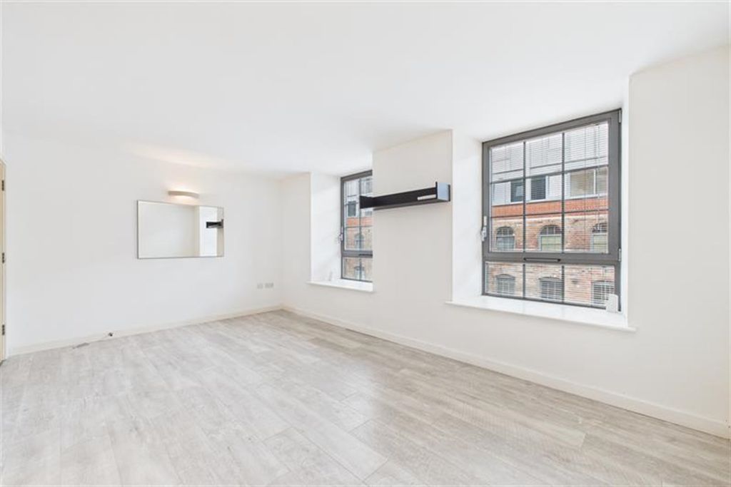 Property photo 1 of 5 (Main)