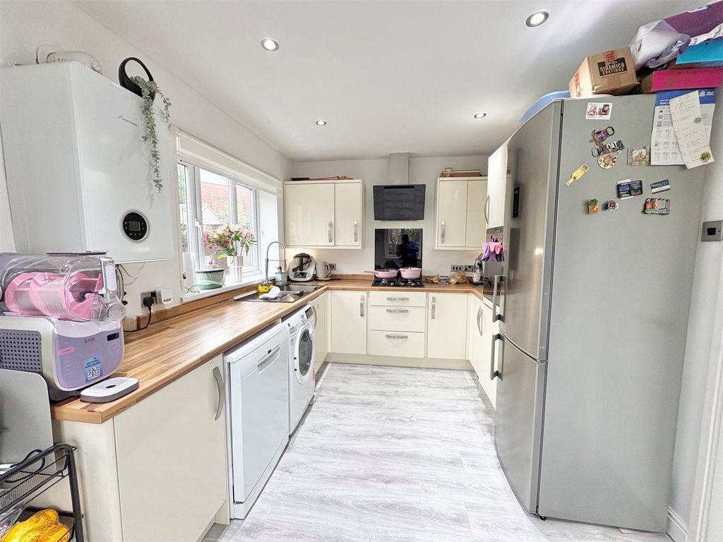 Property photo 3 of 13 Kitchen.Jpg