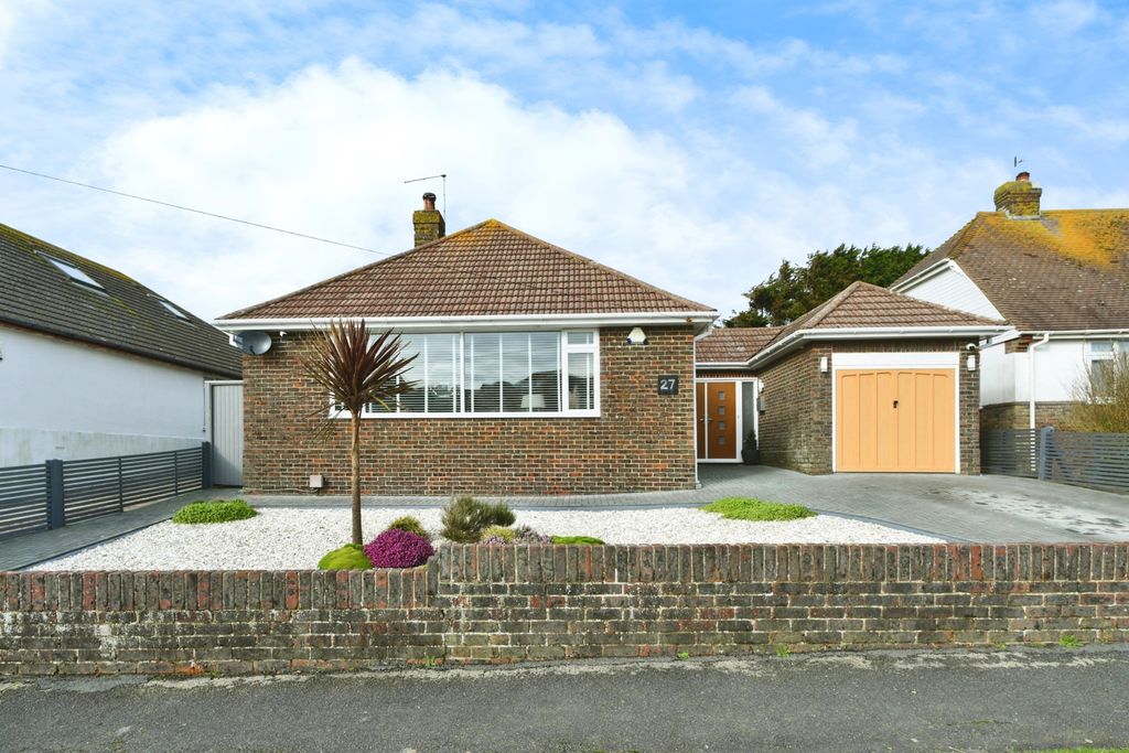 Property photo 1 of 18 Front