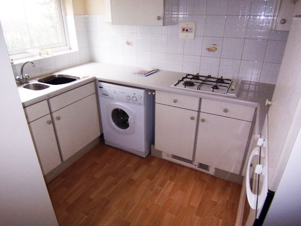 Property photo 3 of 7 Kitchen