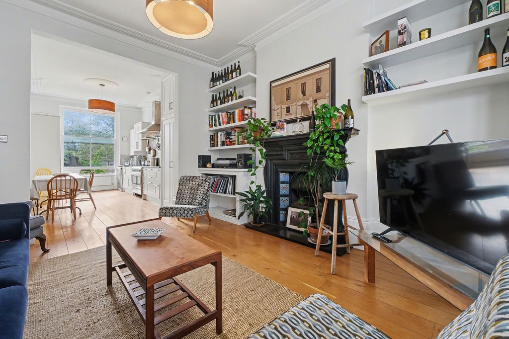 Property photo 3 of 12