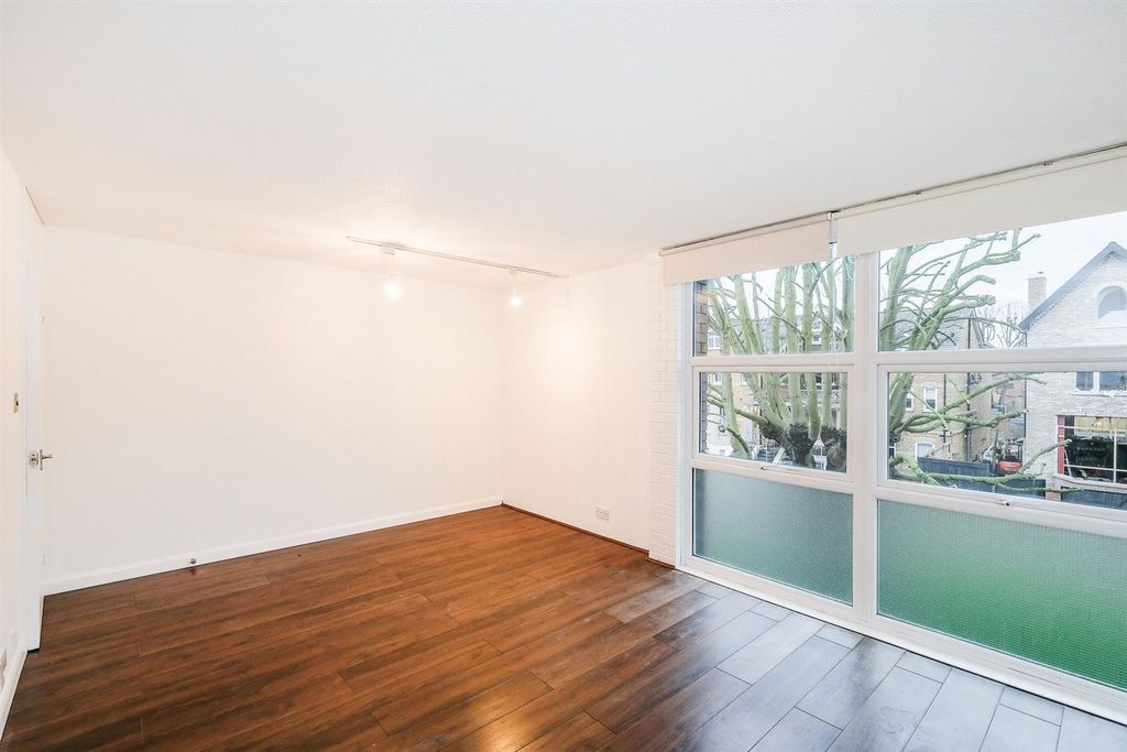 Property photo 2 of 18 15 Harefield House-11_Web.Jpg