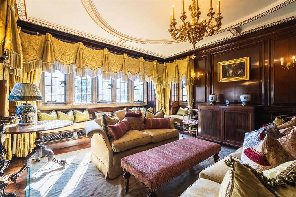 Property photo 2 of 84 Drawing Room
