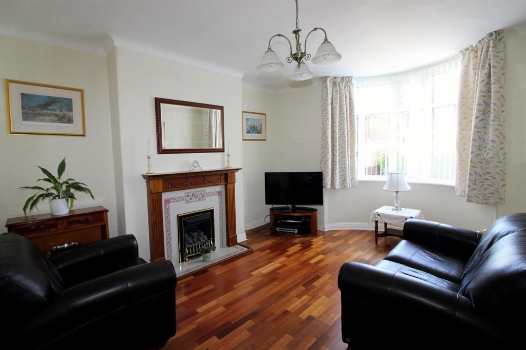 Property photo 2 of 12 Lounge.Jpg