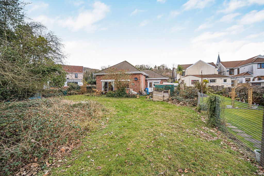 Property photo 3 of 49