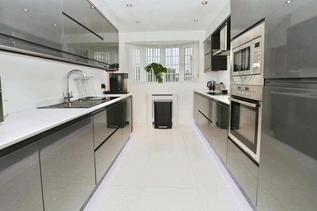 Property photo 2 of 15 Kitchen