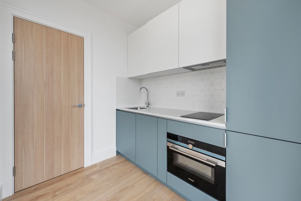 Property photo 3 of 4 Syward Place, F98...