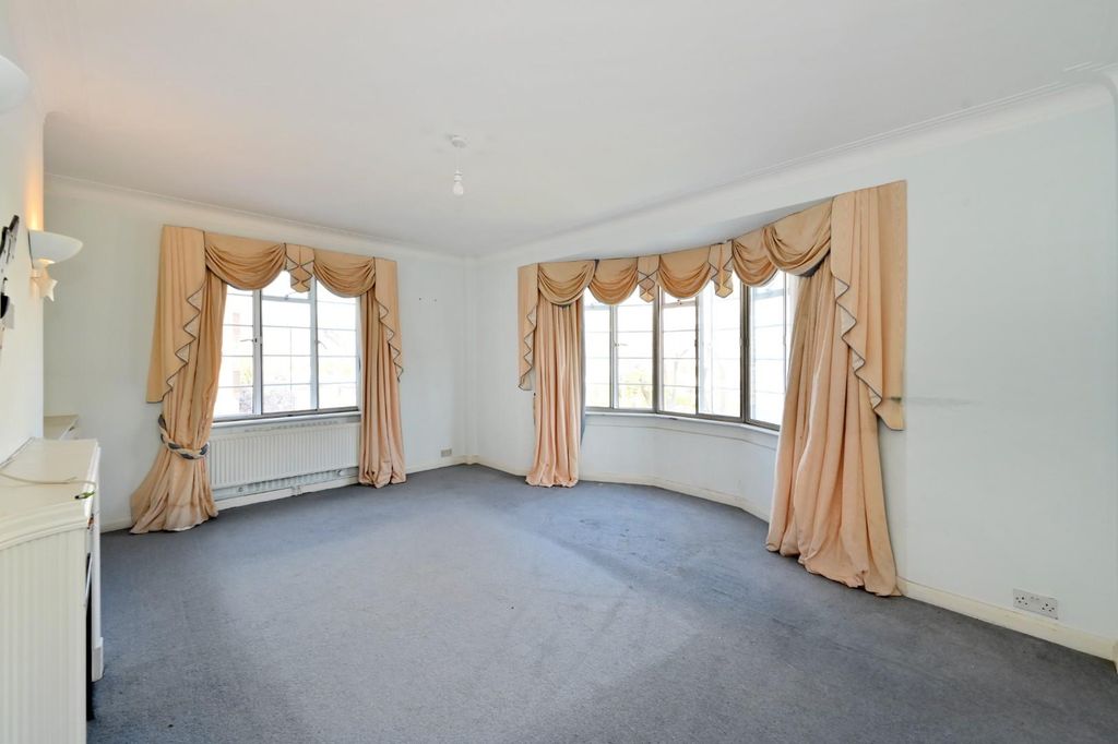 Additional image 7 of 3 bed flat for saleHamilton Court, Maida Vale W9