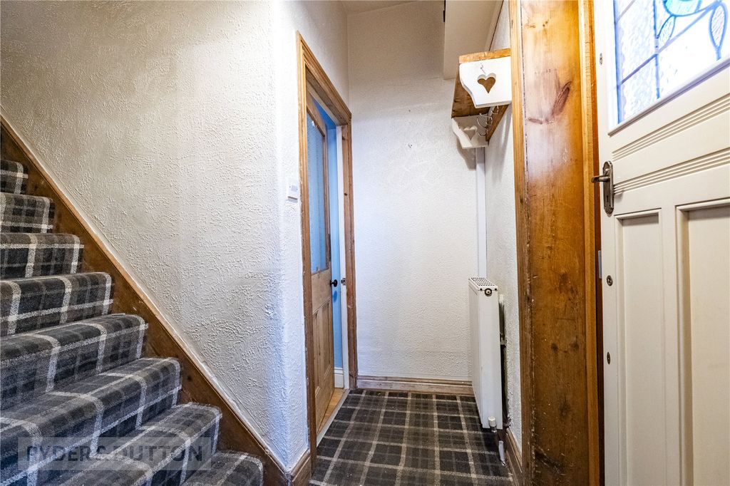 Property photo 2 of 29 Entrance Hall