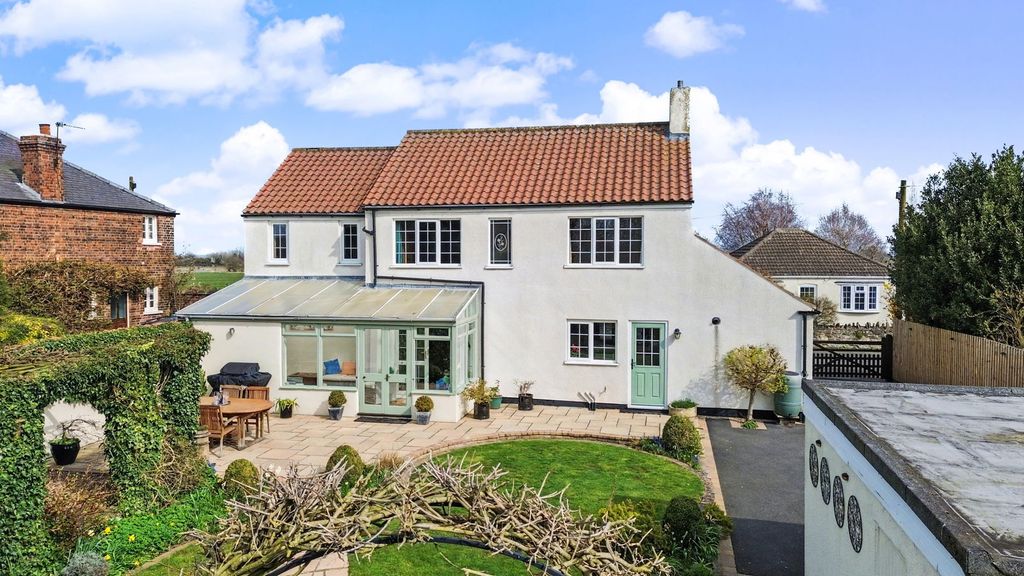 Property photo 2 of 49