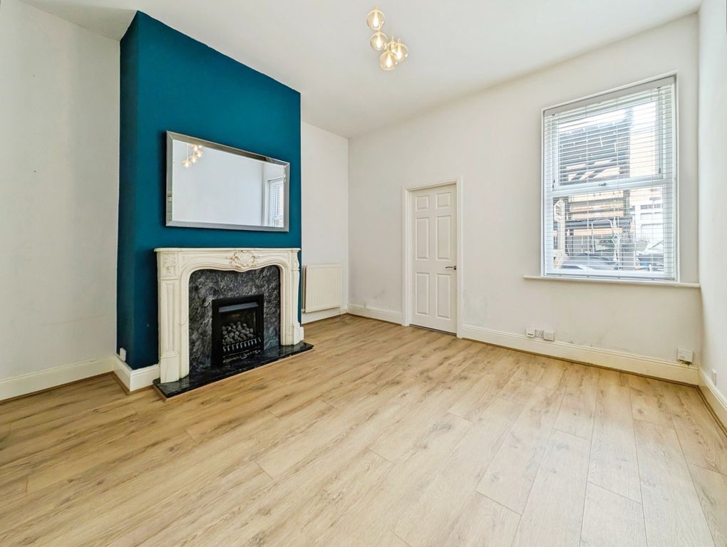 Property photo 2 of 11 Photo