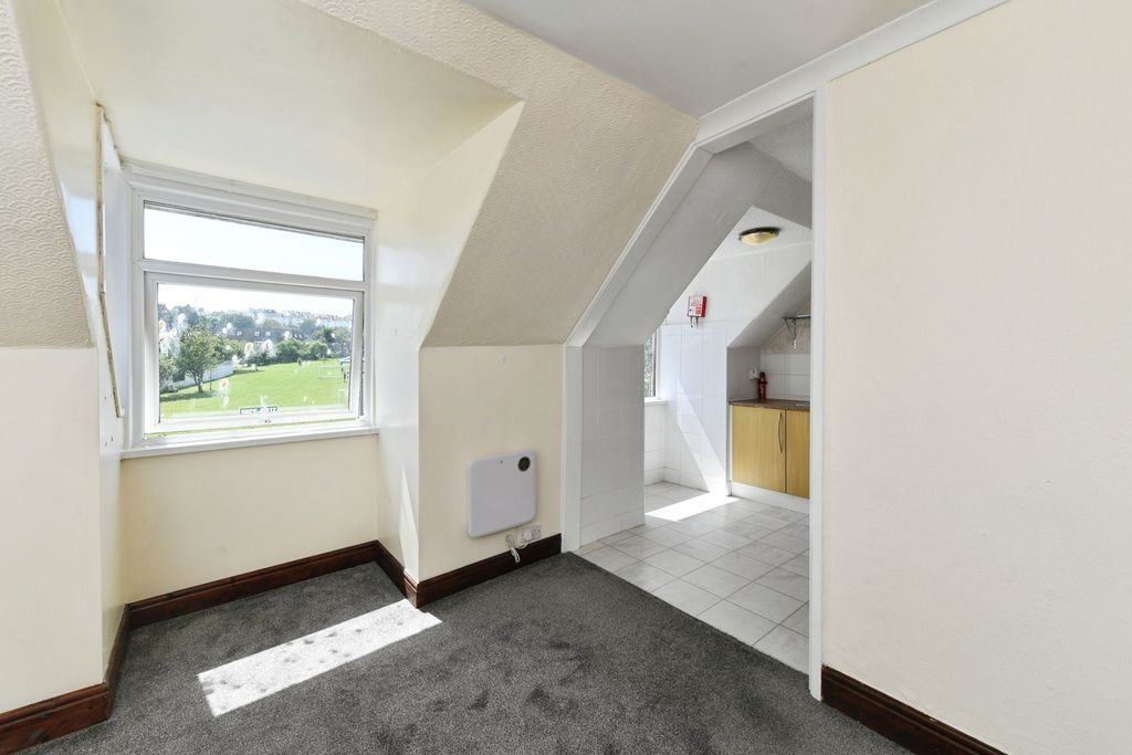 Property photo 2 of 10 Pbox-Img.Jpg