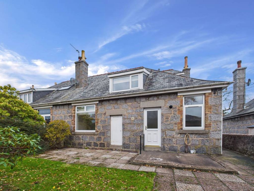 Property photo 2 of 33