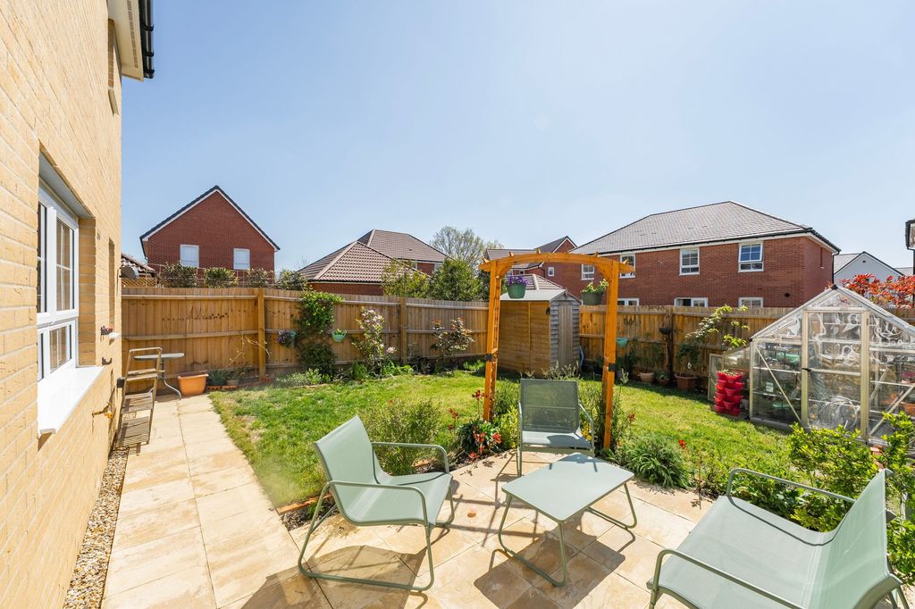 Property photo 2 of 18