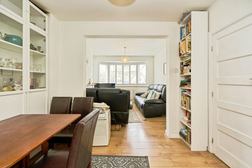 Property photo 2 of 17 Photo