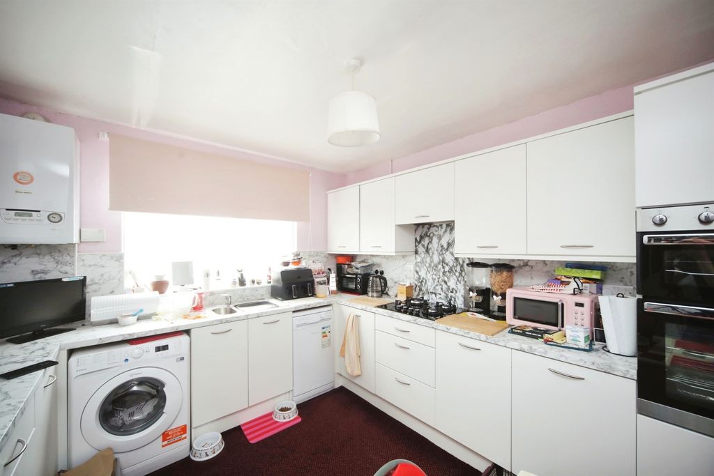 Property photo 3 of 15